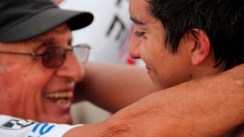 Lautaro junto a Roberto, su