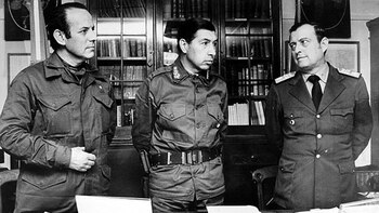 Finalizada la guerra, general Menéndez se