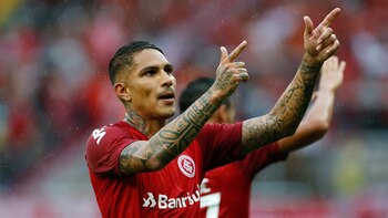 REUTERS/Diego VaraPaolo Guerrero festeja tras anotar un gol en su regreso tras 14 meses inhabilitado.