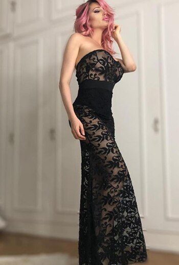 Vicky y su jugado look