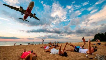 Centenas de turistas llegan cada