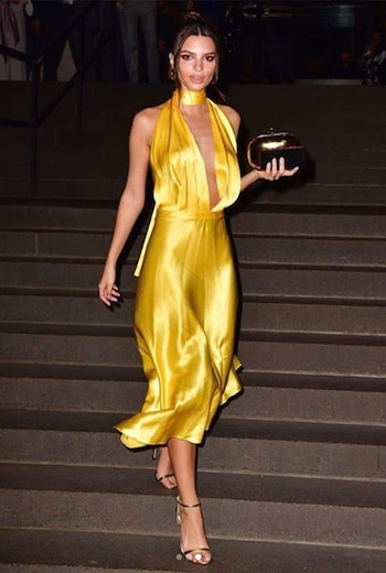 Emily Ratajkowski optó por un