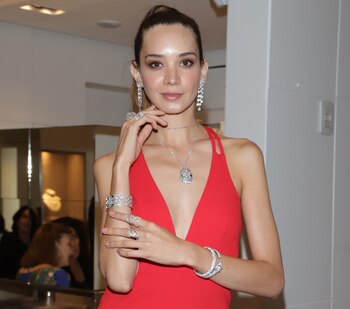 Aros colgantes, brazaletes, esclavas, anillos