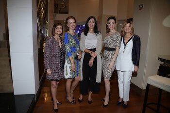 Claudia Stad junto a las