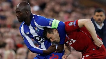 Excelente instantánea en Anfield: Danilo