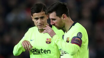 Coutinho acompaña al capitán del