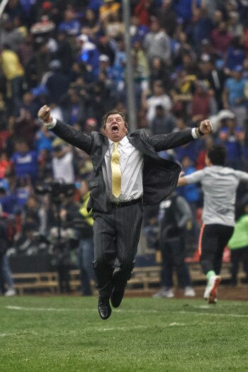 Herrera festejando el título liguero