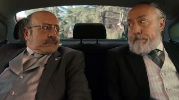 Los dos padres hablando antes