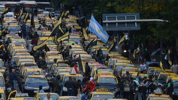 La protesta de los taxistas hace parte de un plan de lucha que comenzó ayer y se extenderá hasta mañana