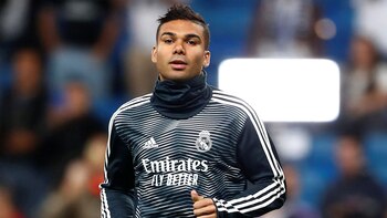 Casemiro le abrió la puerta