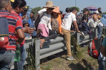 Una nueva caravana migrante ingresó