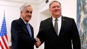 Sebastián Piñera junto a Mike