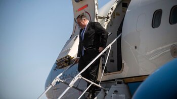 Mike Pompeo viajó de emergencia