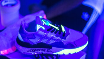 Las luces led reflejaban los