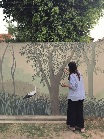 Un mural con que sigue