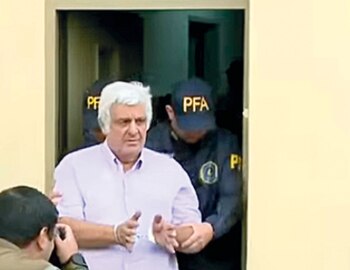 En Migraciones investigan si el