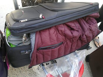 Algunas valijas aparecieron abiertas y