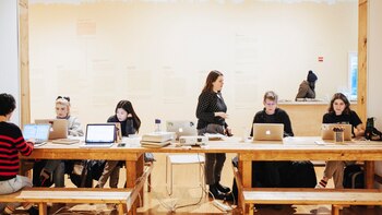 Aspirantes a colaboradores reunidos en