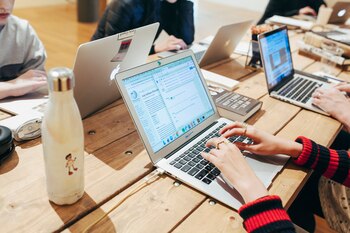 A partir del más reciente