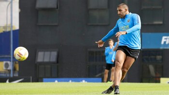 “Wanchope” Ábila dejó atrás su