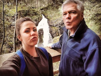 Ser conocieron cuando ella entró