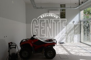 El garaje de Xanadú, con un cuatriciclo. Foto: Julio César Ruiz/GENTE