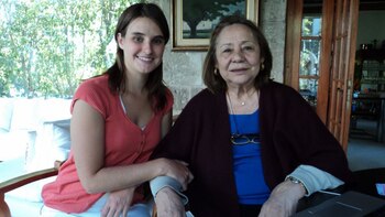 Ingrid junto a Mercedes Barcha