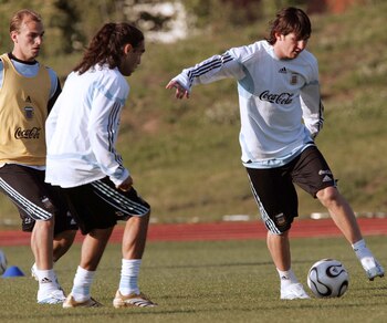 Messi encara a Sorín ante