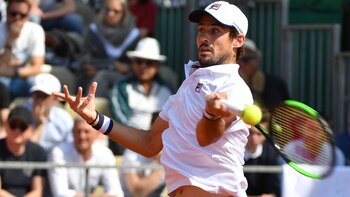 Pella se metió en los