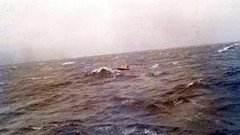 Una balsa en el medio