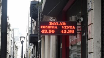 El mercado cambiario se mantiene