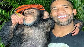 Mike Holston es famoso por