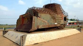 Topadora blindada improvisada de los