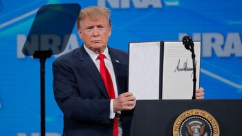 Donald Trump ante la Asociación Nacional