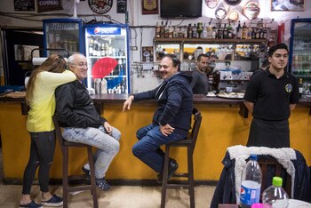 Además de mesas, el lugar