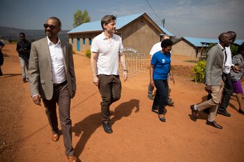 Recorriendo una “aldea verde” que