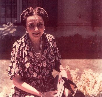 La chilena María Edwards, empleada