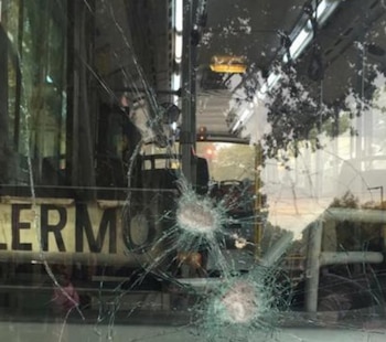 La línea 10 atacada en