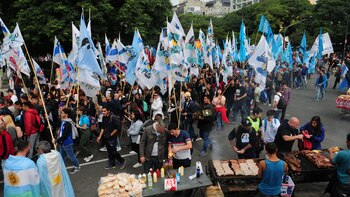 Militantes políticos también se sumaron