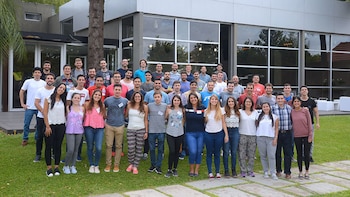 De un total de 4700 postulados, fueron elegidos cincuenta graduados universitarios para el programa Jóvenes Profesionales, de Pan American Energy