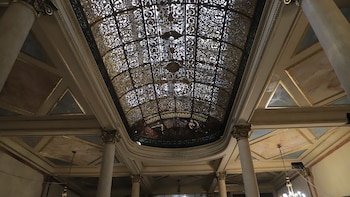 La Confitería Ideal está en pleno centro porteño, a pocas cuadras del Obelisco (Lihue Althabe)