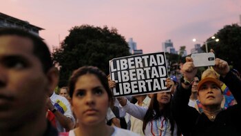Los venezolanos vuelven a salir
