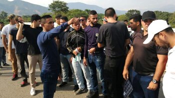 Un grupo de 15 desertores