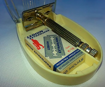 Estuche de maquinita y hoja Legión Extranjera