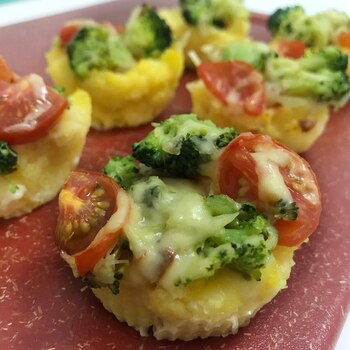 Canastas de polenta y vegetales