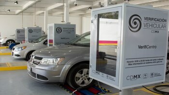 Los autos con placas de