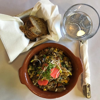 Wok de arroz yamani con vegetales, uno de los platos del día en Despacho de Sabores