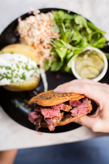 Sándwiches de hot pastrami, uno de los platos estrella de La Pastronería