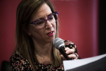 Ingrid Beck (Sebastián Freire)