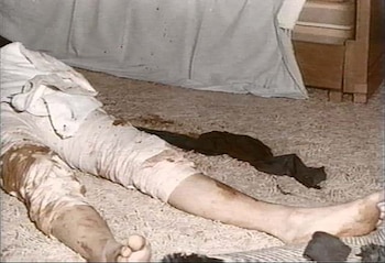 La esposa y las hijas de Jeffrey fueron masacradas con saña